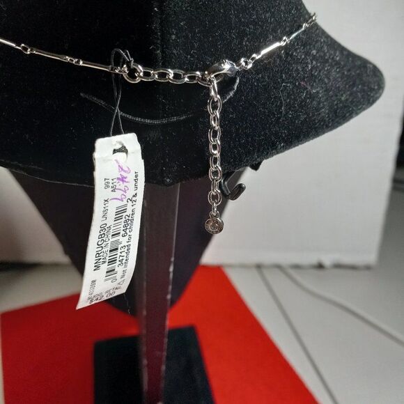 NWT Monet Adjustable Silver tone Floral Necklace - Picture 3 of 9